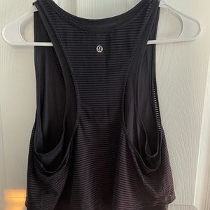 Lululemon layered workout tank- cropped fit